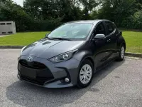 Gebraucht Toyota Yaris Hybrid Business Edition 116 PS (85 kW) 2022 Grau Limousine