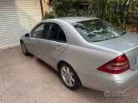 Begagnad Mercedes C220 150 HK (110 kW) 2004 Grå Sedan