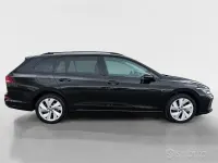 Usata VW Golf VIII Life 150 CV (110 kW) 2024 Grenadill black metallizzato Station wagon