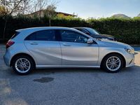 Usata Mercedes A180 109 CV (80 kW) 2017 Grigio Berlina