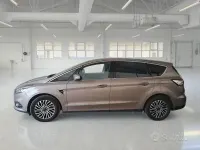 Begagnad Ford S-MAX Titanium 150 HK (110 kW) 2019 Svart Minibuss