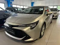 Usata Toyota Corolla Active 140 CV (102 kW) 2022 Grigio Berlina