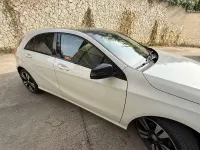 Usata Mercedes A180 109 CV (80 kW) 2017 Bianco Utilitaria