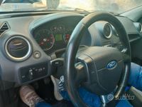 Usata Ford Fiesta 90 CV (66 kW) 2007 Blu Berlina