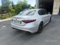 Usata Alfa Romeo Giulia 190 CV (139 kW) 2021 Grigio Berlina