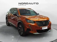 Usata Peugeot 2008 Allure 131 CV (96 kW) 2023 Arancione SUV