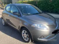 Usata Lancia Ypsilon 69 CV (50 kW) 2016 Grigio Utilitaria