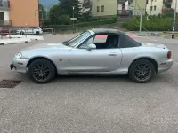 Usata Mazda MX5 110 CV (80 kW) 1998 Grigio Cabrio