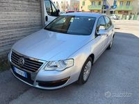 Usata VW Passat Comfortline 105 CV (77 kW) 2005 Grigio Berlina