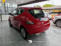 Usata Lancia Ypsilon Silver 95 CV (69 kW) 2017 Rosso Utilitaria