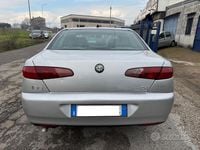 Usata Alfa Romeo 166 Distinctive 150 CV (110 kW) 2002 Argento Berlina