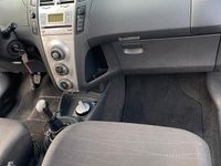 Usata Toyota Yaris Sol 77 CV (56 kW) 2006 Nero Utilitaria