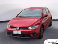 Usata VW Polo Life 80 CV (58 kW) 2023 Kings red metallizzato Utilitaria