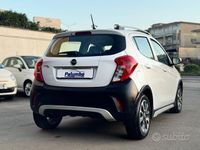 Usata Opel Karl Rocks 75 CV (55 kW) 2018 Bianco metallizzato Utilitaria