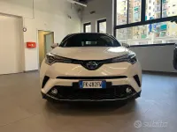 Usata Toyota C-HR Lounge 98 CV (72 kW) 2017 Bianco perla SUV