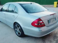 Usata Mercedes E280 Avantgarde 190 CV (139 kW) 2006 Argento Berlina