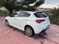 Usata Alfa Romeo Giulietta Distinctive 140 CV (102 kW) 2011 Bianco Utilitaria