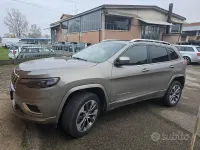 Usata Jeep Cherokee Overland 194 CV (142 kW) 2019 Grigio SUV