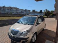 Usata Lancia Musa 101 CV (74 kW) 2005 Oro Monovolume