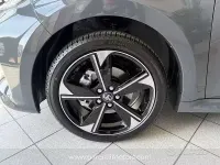 Nuova Toyota Yaris Hybrid Premium 131 CV (96 kW) 2026 Grigio Berlina