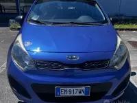 Usata Kia Rio 75 CV (55 kW) 2012 Bluazzurro Berlina