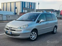 Usata Peugeot 807 163 CV (119 kW) 2012 Grigio Monovolume