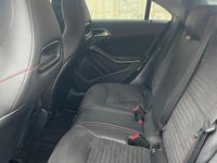 Usata Mercedes CLA200 Premium 136 CV (100 kW) 2018 Blu Berlina