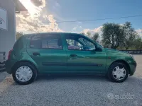 Usata Renault Clio Expression 75 CV (55 kW) 2001 Verde Berlina