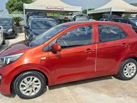 Usata Kia Picanto X-Line 67 CV (49 kW) 2023 Arancione Utilitaria