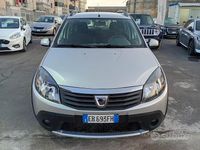 Usata Dacia Sandero 67 CV (49 kW) 2010 Grigio SUV