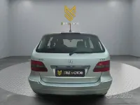 Usata Mercedes B180 109 CV (80 kW) 2008 Bianco Monovolume
