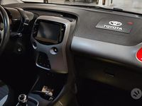 Usata Toyota Aygo 72 CV (52 kW) 2019 Rosso Utilitaria