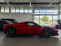 Usata Ferrari 296 829 CV (609 kW) 2024 Rosso corsa Coupé