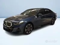 Usata BMW 520 M Sport 197 CV (144 kW) 2024 Blu metallizzato Berlina