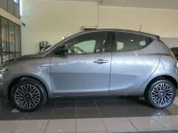 Usata Lancia Ypsilon Gold 69 CV (50 kW) 2024 Grigio scuro met Utilitaria