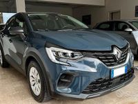 Usado Renault Captur Life 101 CV (74 kW) 2020 Gris SUV
