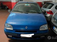 Usata Renault Clio II 58 CV (42 kW) 1998 Blu Berlina