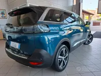 Usata Peugeot 5008 GT 131 CV (96 kW) 2022 Blu SUV