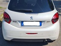 Usata Peugeot 208 GT-line 110 CV (80 kW) 2015 Utilitaria