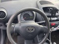 Usata Toyota Aygo 68 CV (50 kW) 2007 Argento Utilitaria