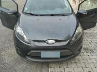 Usata Ford Fiesta 82 CV (60 kW) 2009 Grigio Utilitaria