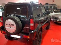 Usata Suzuki Jimny 65 CV (47 kW) 2005 Nero / metallizzato SUV