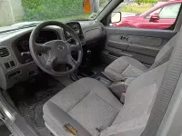 Usata Nissan Navara 133 CV (97 kW) 2004 Grigio Pick-up