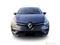 Usado Renault Clio IV 90 CV (66 kW) 2016 Gris Utilitario