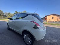 Usata Lancia Ypsilon Silver 69 CV (50 kW) 2016 Bianco Utilitaria