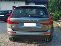Usado Volvo XC60 Momentum 197 CV (144 kW) 2021 Plateado SUV