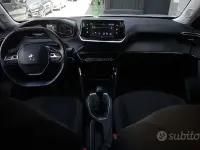 Usata Peugeot 2008 Active 131 CV (96 kW) 2020 Grigio scuro SUV