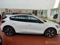 Usata Ford Focus 125 CV (91 kW) 2023 Bianco Berlina