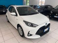Usata Toyota Yaris Hybrid Business Edition 92 CV (67 kW) 2020 Bianco Berlina