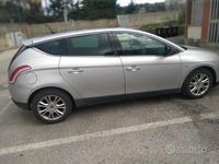 Usata Lancia Delta 120 CV (88 kW) 2013 Grigio Utilitaria